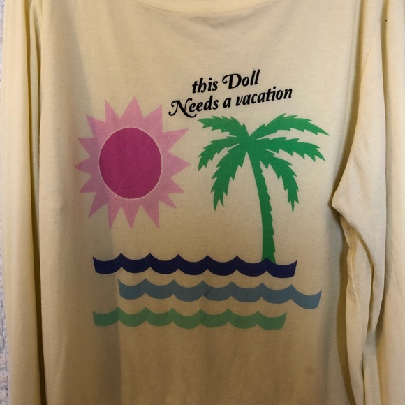Wildfox “This Doll Needs a Vacation” Top - Picture 3 of 6